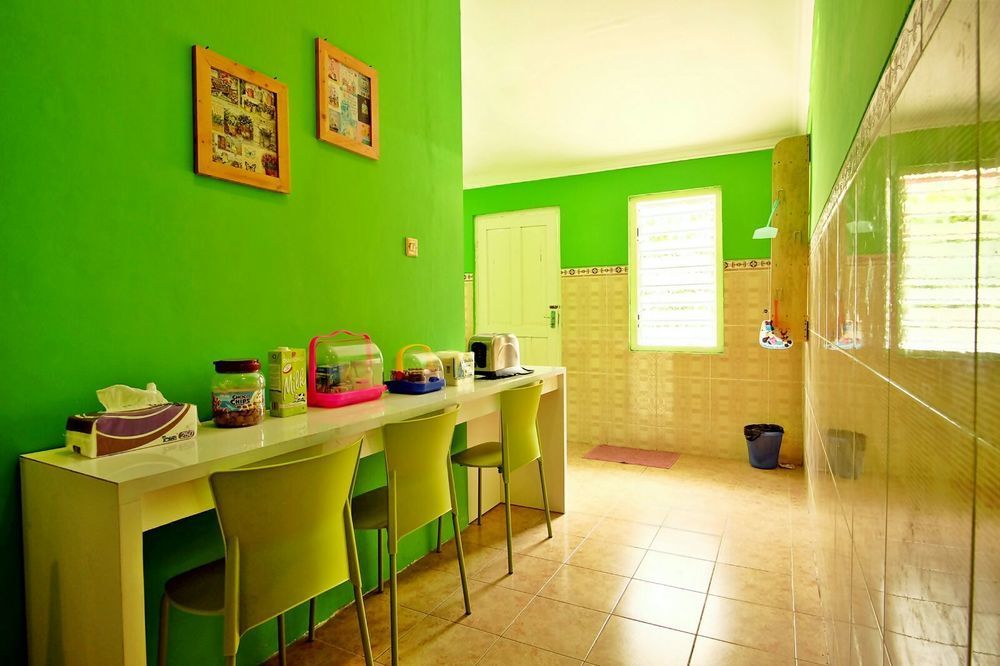 Hoz Bed & Breakfast Yogyakarta Buitenkant foto