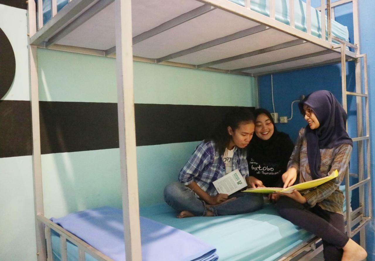 Hoz Bed & Breakfast Yogyakarta Buitenkant foto